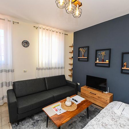 City Nest Shkoder Bagian luar foto