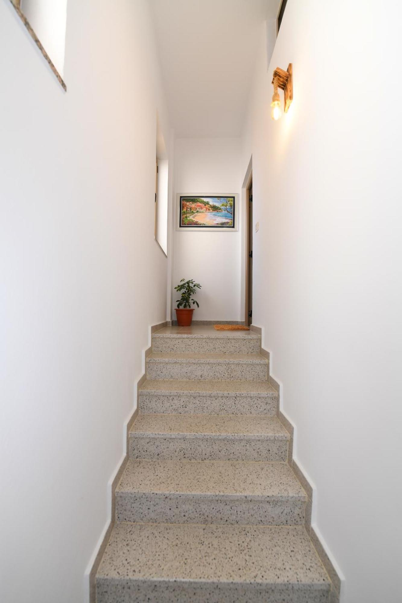 City Nest Shkoder Bagian luar foto