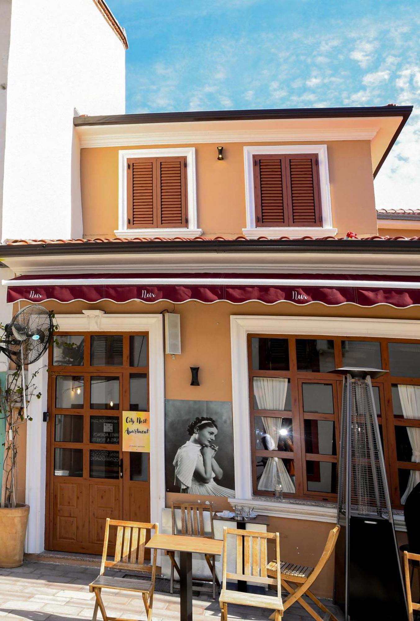 City Nest Shkoder Bagian luar foto