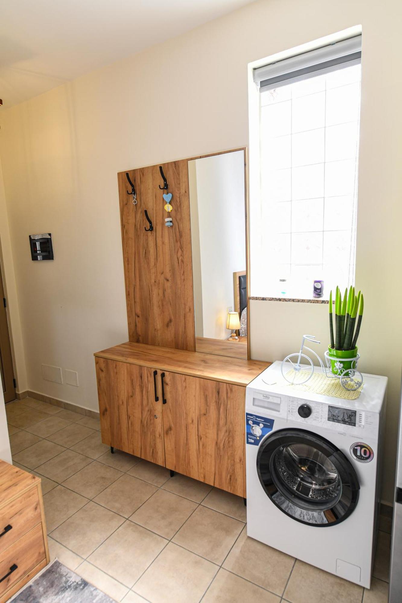 City Nest Shkoder Bagian luar foto