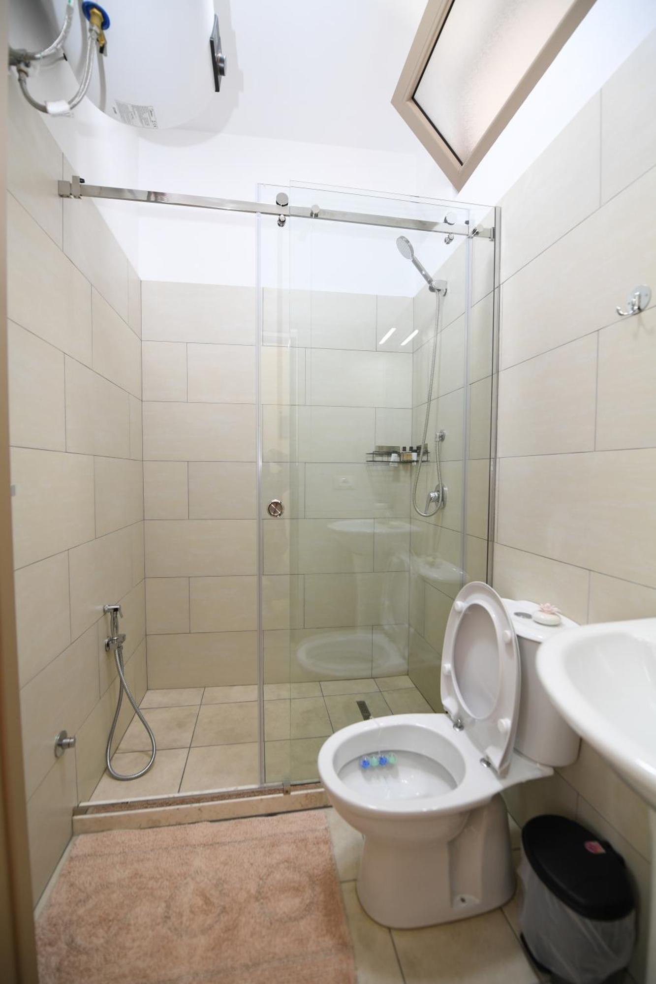 City Nest Shkoder Bagian luar foto
