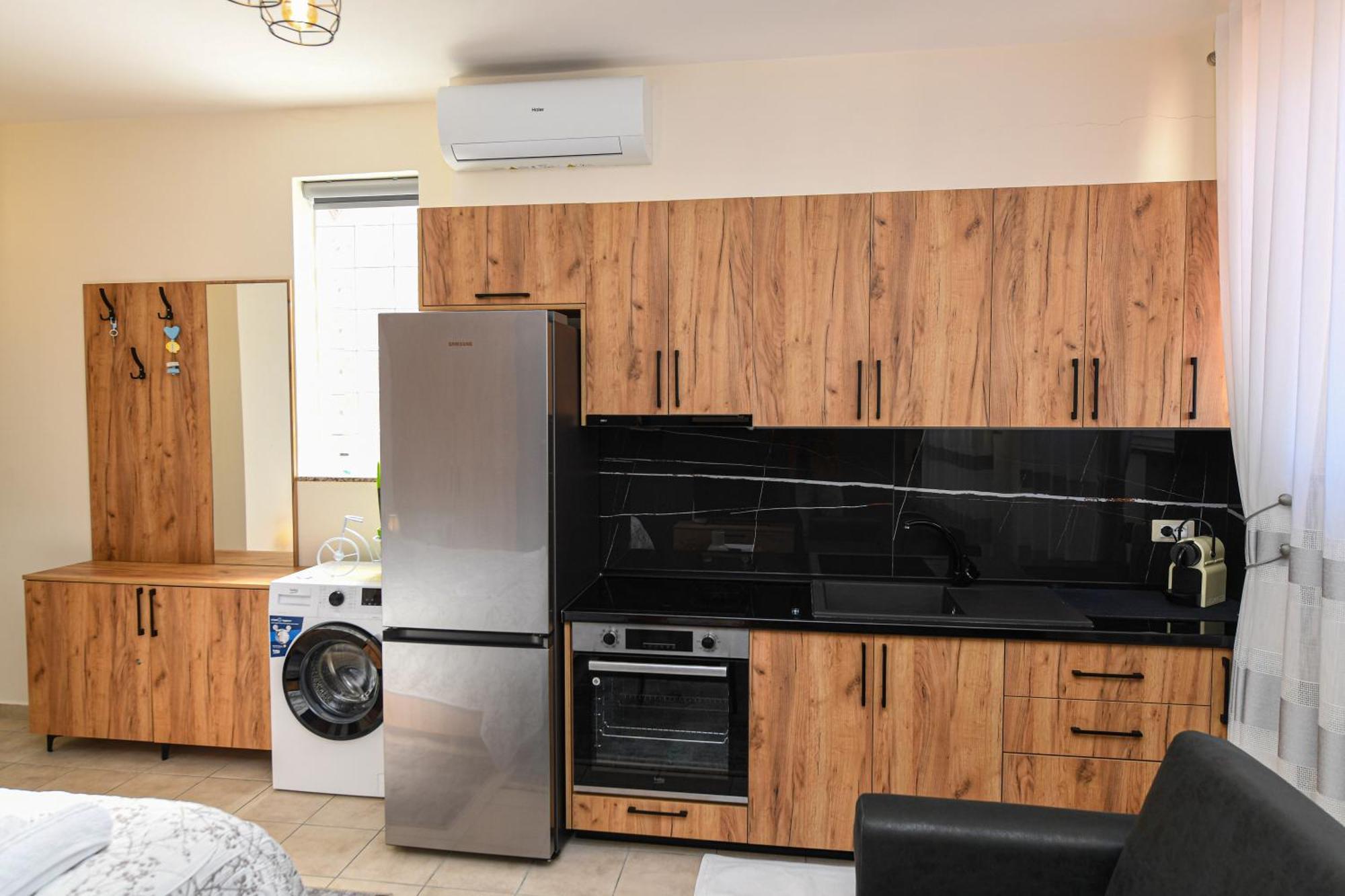 City Nest Shkoder Bagian luar foto